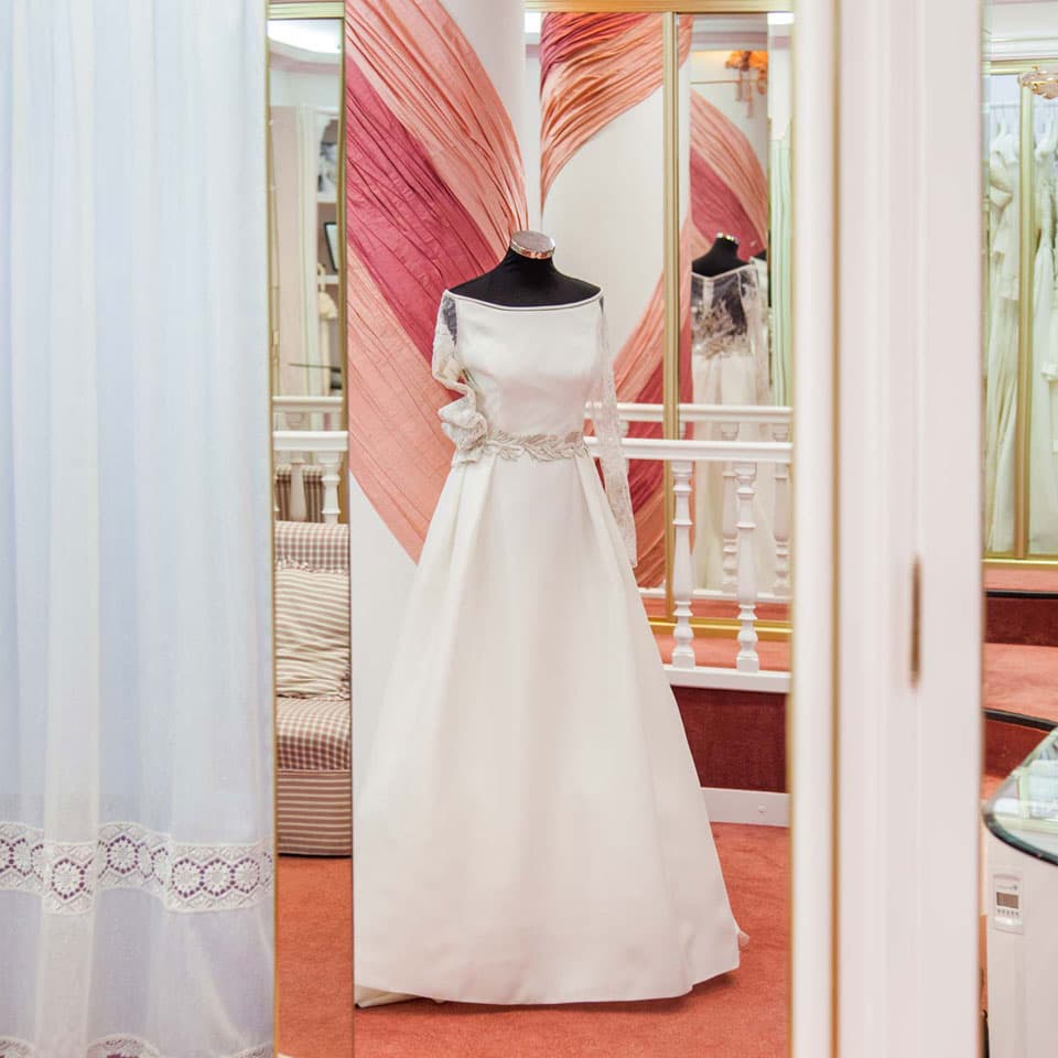 Catycris Nupcial, trajes y vestidos de boda en Xove