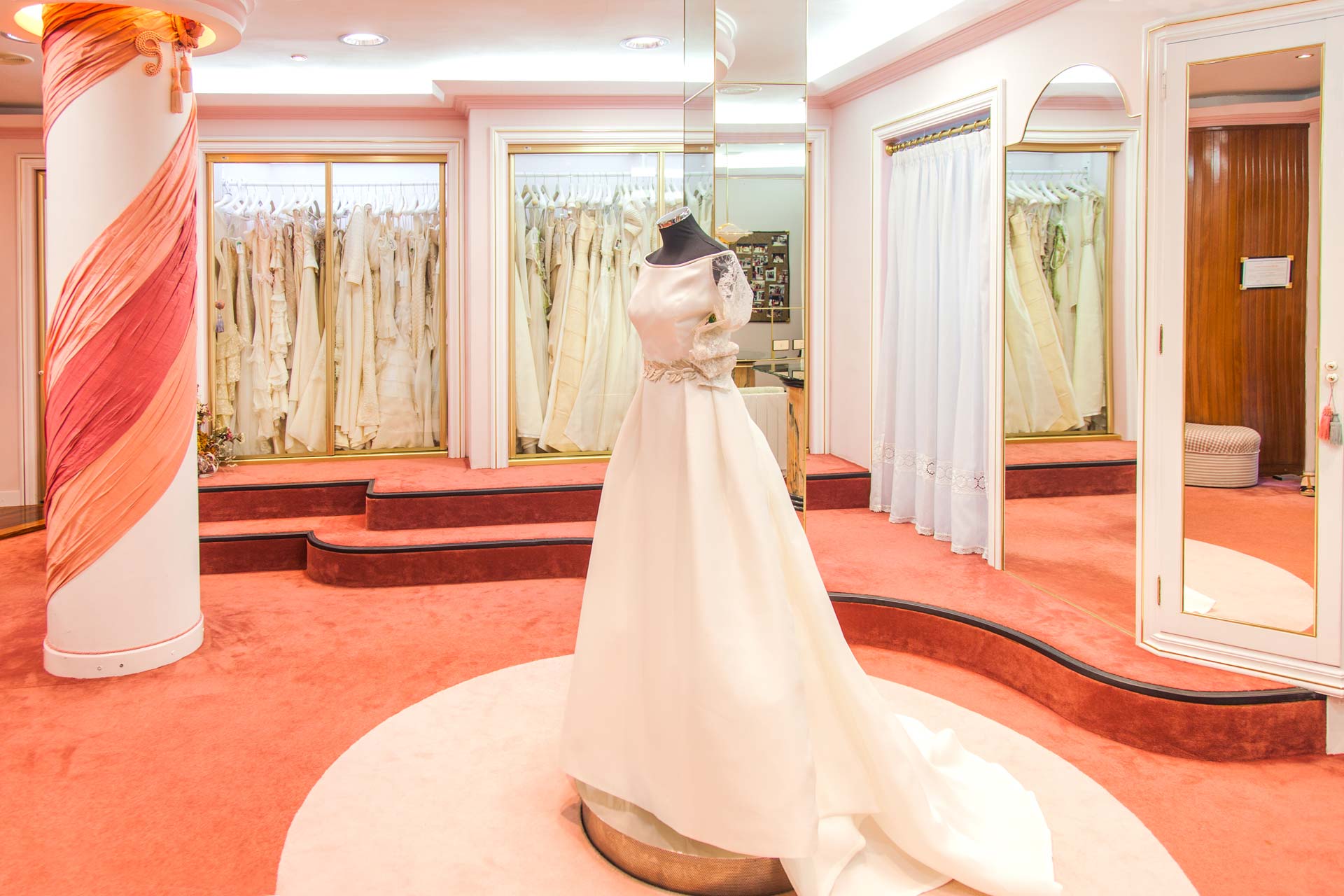 Vestidos y trajes de boda en Xove